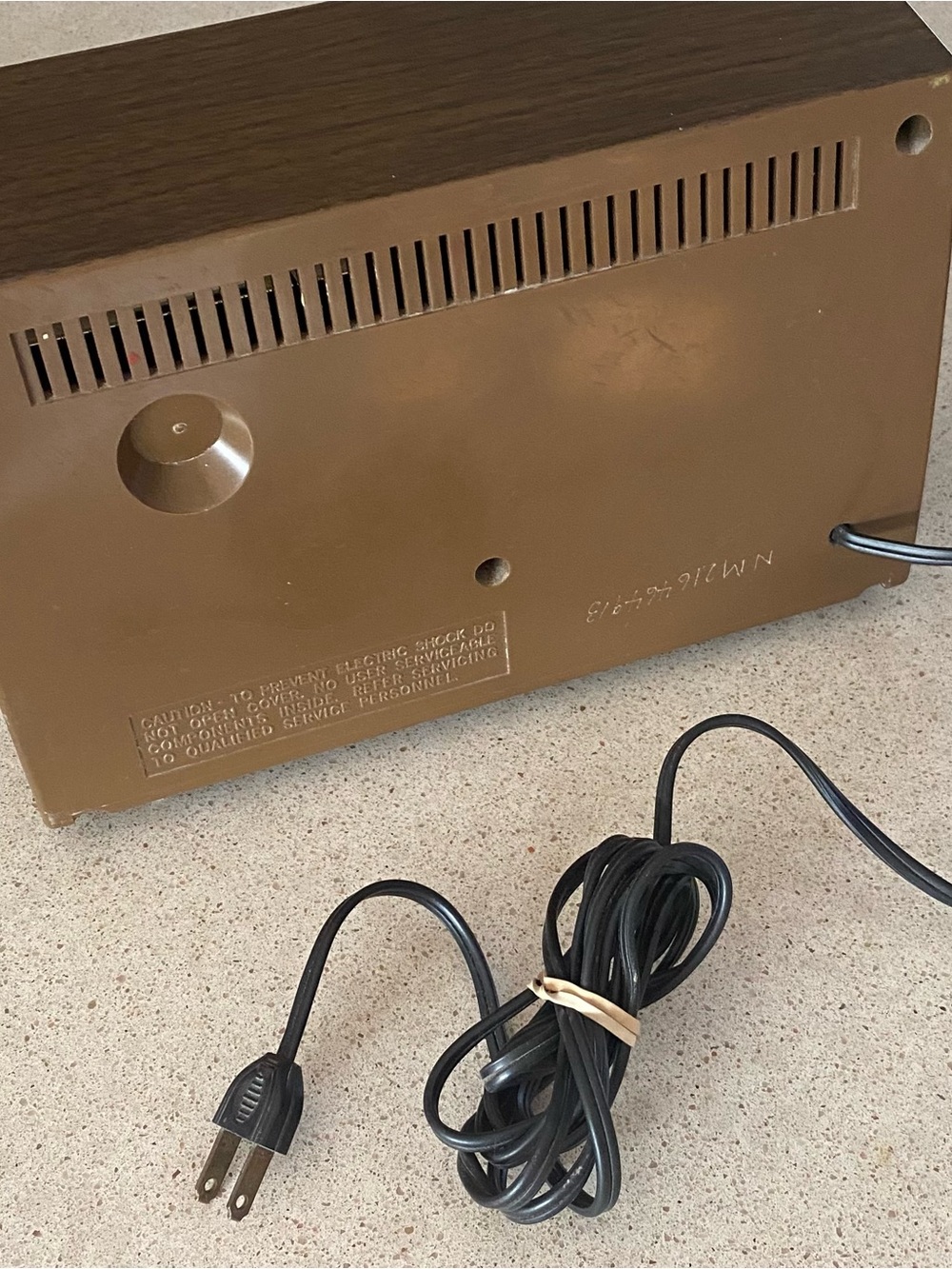 Vintage Panasonic Solid-State FM/AM Radio - Picture 4 of 7